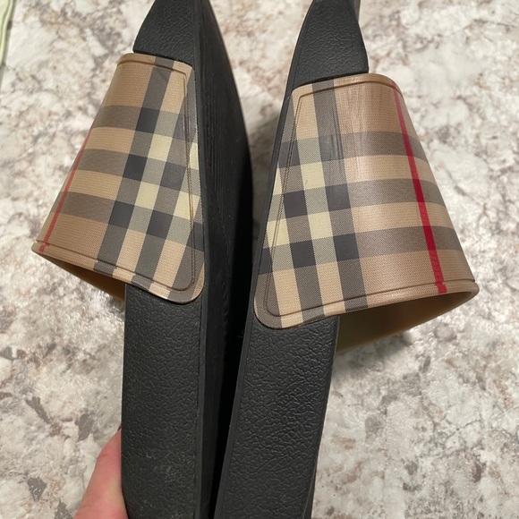 Burberry Slides - Picture 6 of 12